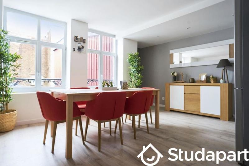 Chambre - 11 m² - 1 pièce