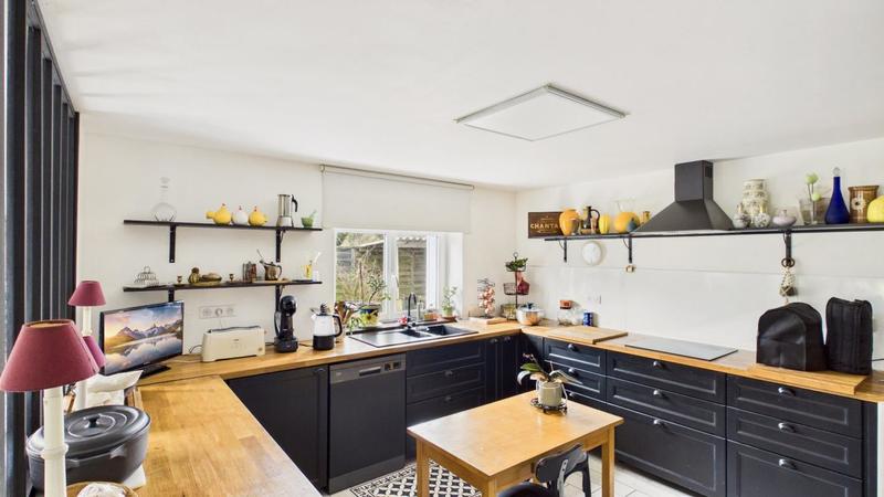 Maison - 185 m² - 6 pièces