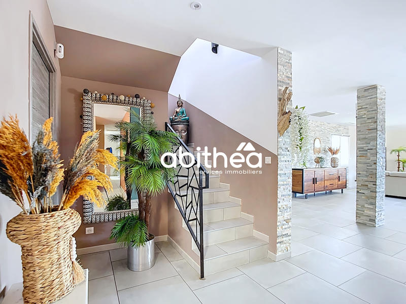 Villa - 181 m² - 6 pièces