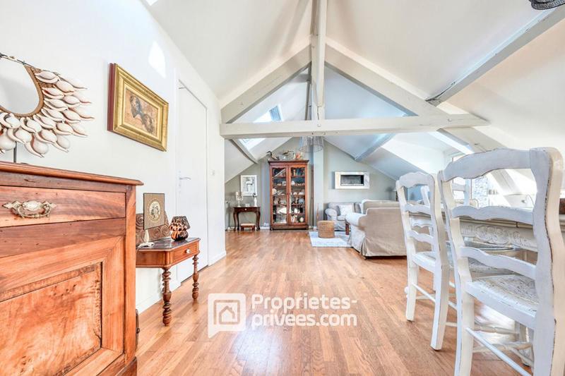 Maison - 183 m² - 9 pièces