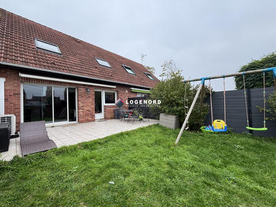 Maison - 96 m² - 5 pièces