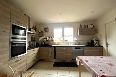 Maison - 230 m² - 8 pièces