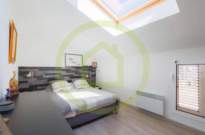 Maison - 215 m² - 9 pièces