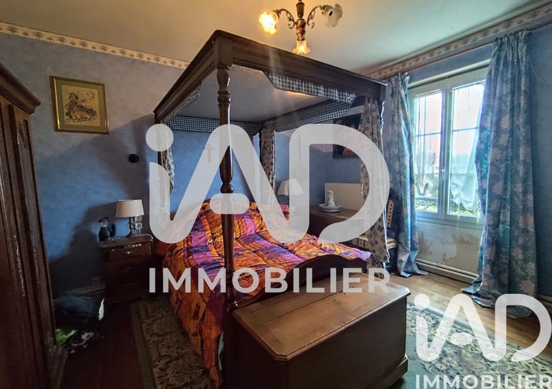 Maison - 240 m² - 8 pièces