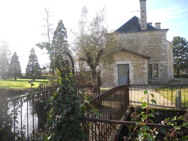 Maison - 245 m² - 8 pièces