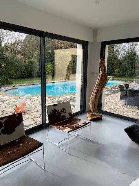 Maison - 170 m² - 6 pièces