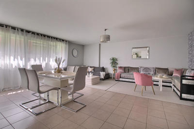 Appartement - 77 m² - 3 pièces