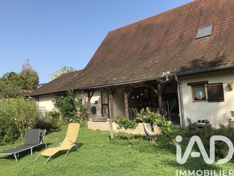 Maison - 220 m² - 8 pièces