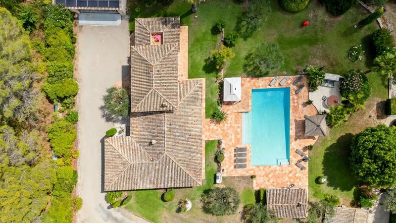 Maison - 278 m² - 7 pièces