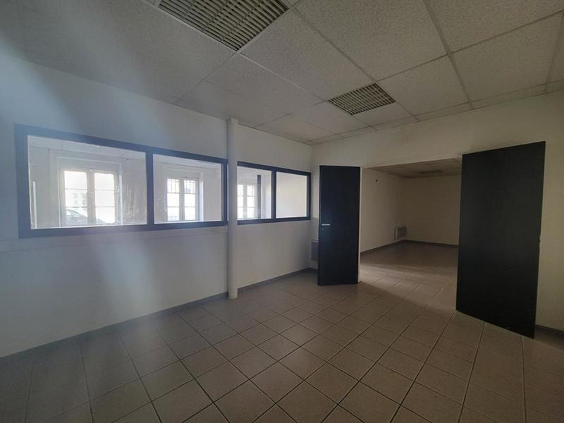 Local d'activité / Entrepôt - 94 m²