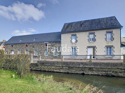 Maison - 240 m² - 9 pièces