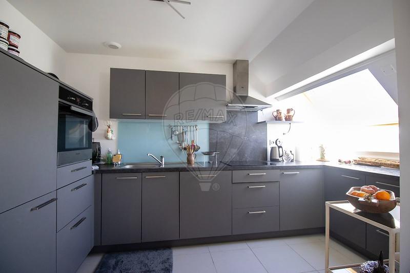 Appartement - 90 m² - 3 pièces