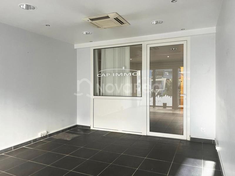 Local commercial - 61 m² - 2 pièces