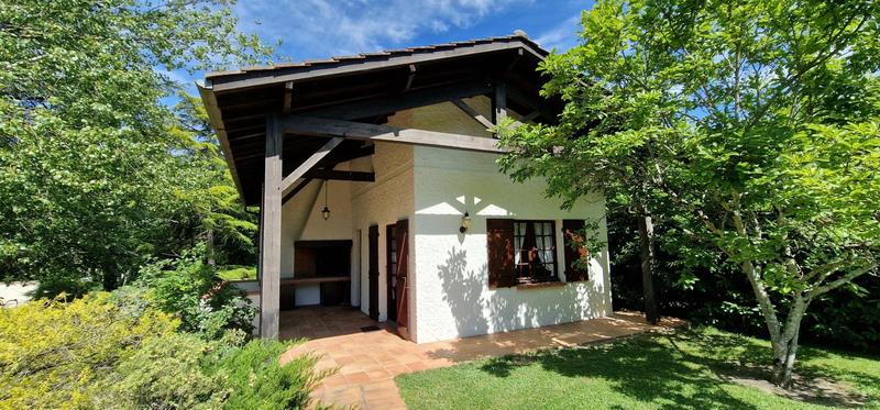 Maison - 250 m² - 5 pièces