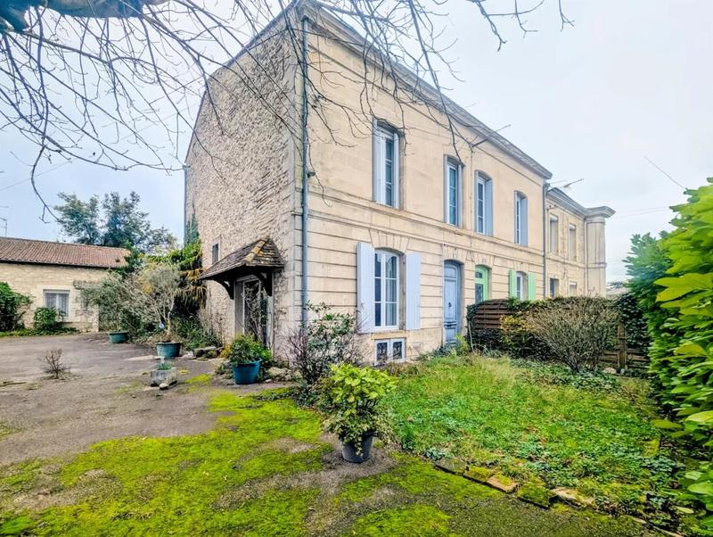 Maison ancienne - 220 m² - 11 pièces