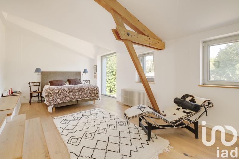 Maison - 240 m² - 8 pièces