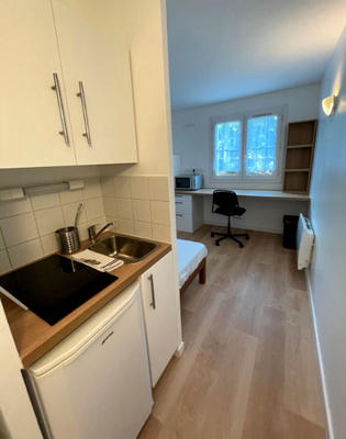 Studio - 15 m² - 1 pièce