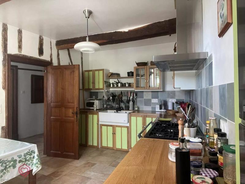 Propriété - 254 m² - 7 pièces