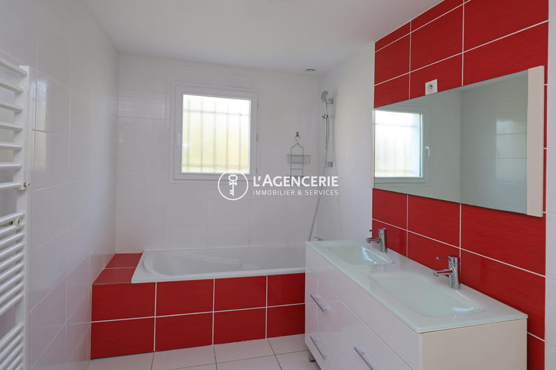 Villa - 90 m² - 4 pièces