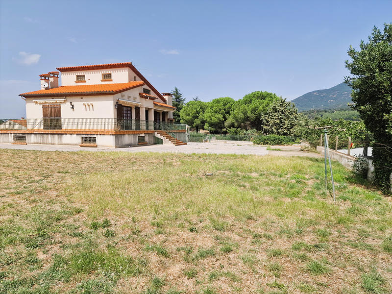 Maison - 200 m² - 6 pièces