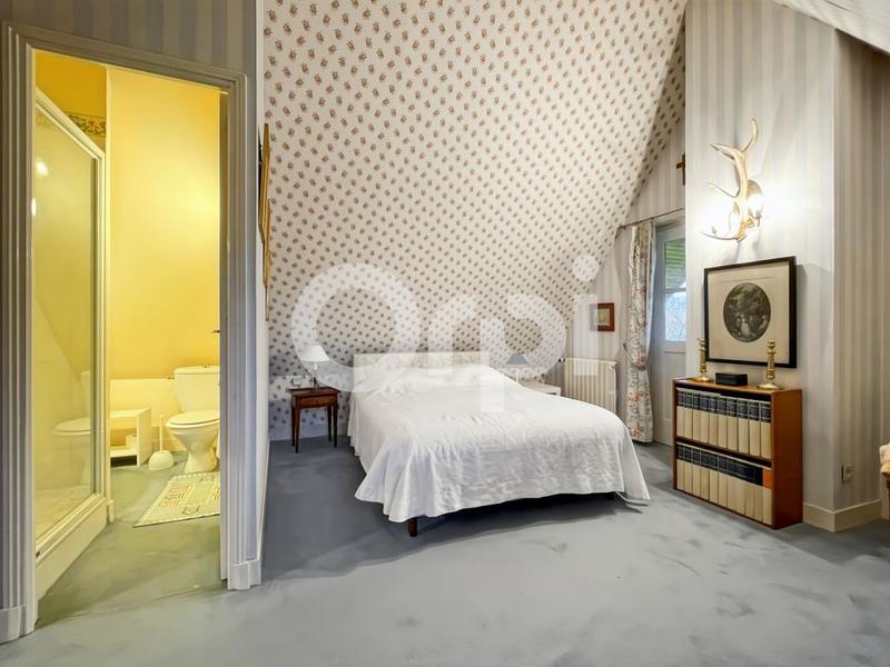 Propriété - 236 m² - 6 pièces