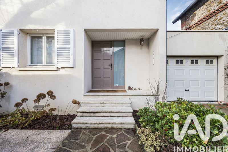 Maison - 237 m² - 8 pièces