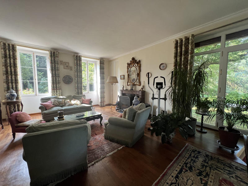 Maison - 212 m² - 7 pièces