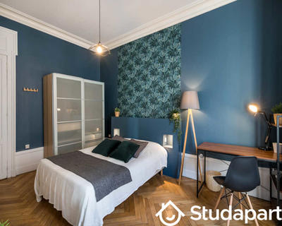 Chambre - 250 m² - 1 pièce