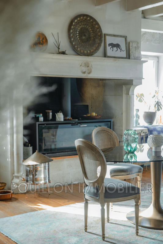 Demeure - 330 m² - 12 pièces