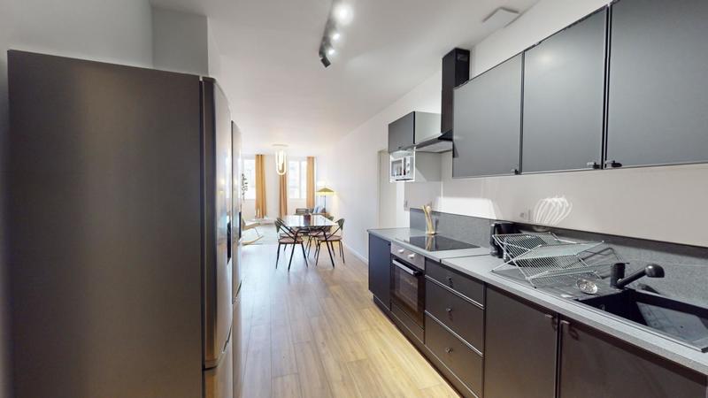 Appartement - 122 m² - 6 pièces