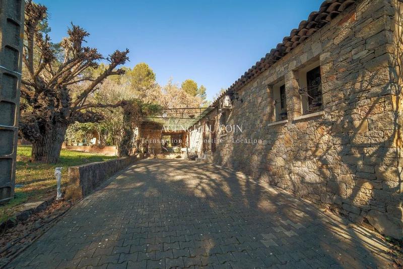 Maison - 450 m² - 10 pièces