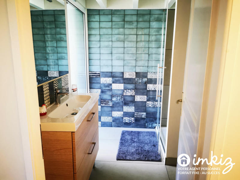 Maison - 260 m² - 9 pièces