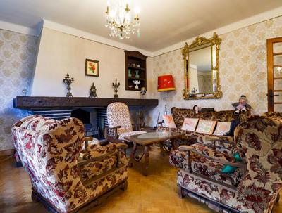 Maison - 260 m² - 12 pièces