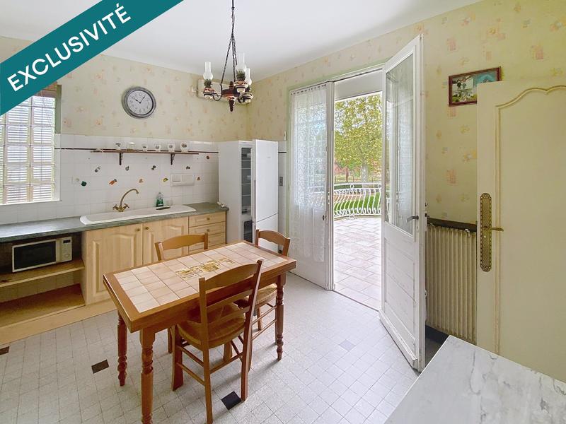 Maison - 240 m² - 8 pièces