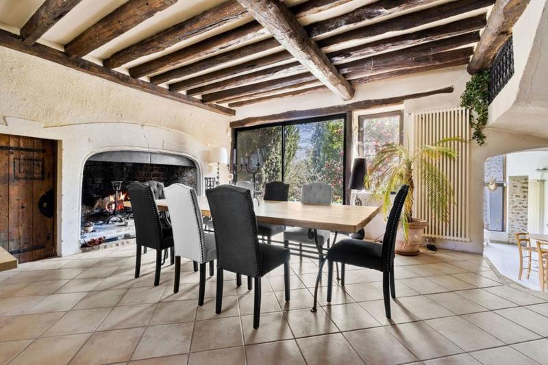 Maison - 450 m² - 13 pièces