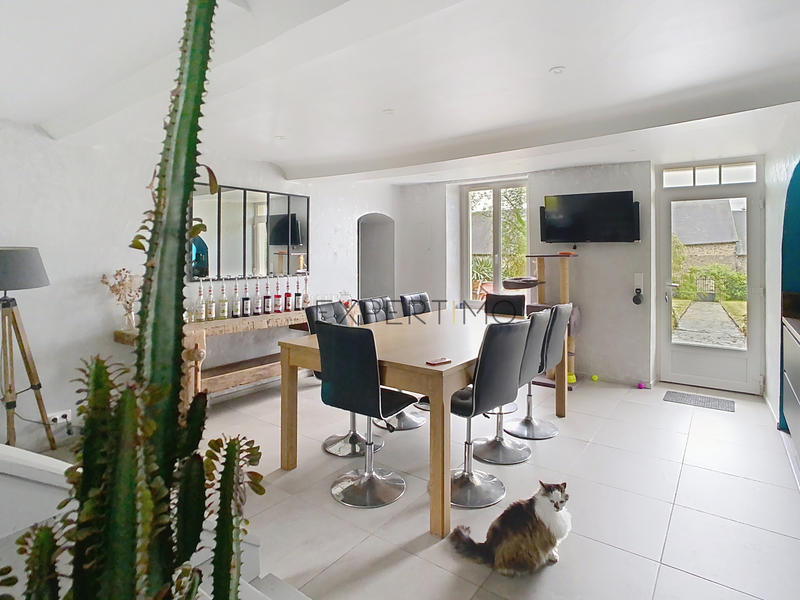 Maison - 184 m² - 9 pièces