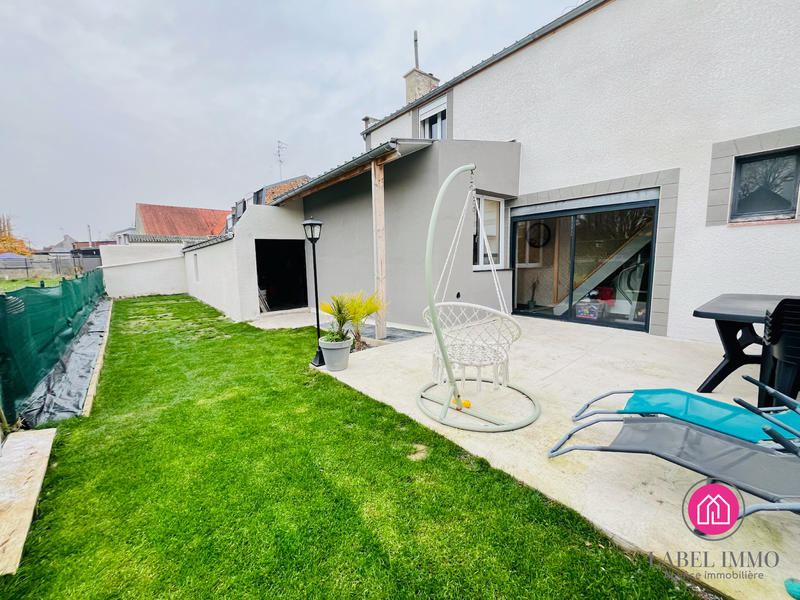 Maison - 99 m² - 5 pièces