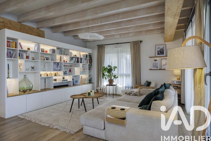 Maison - 250 m² - 7 pièces