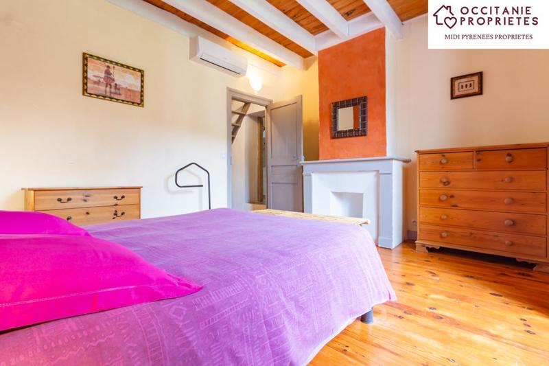 Propriété - 277 m² - 13 pièces