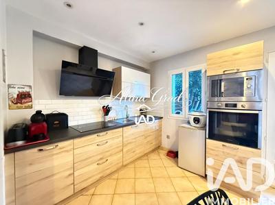 Appartement - 80 m² - 5 pièces