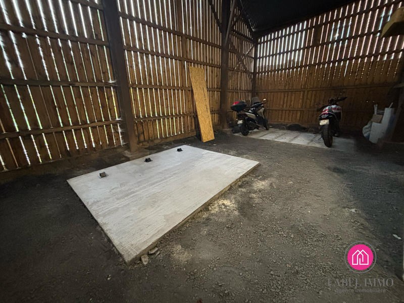 Parking / Garage - 2 m²