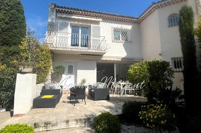 Maison de ville - 121 m² - 4 pièces