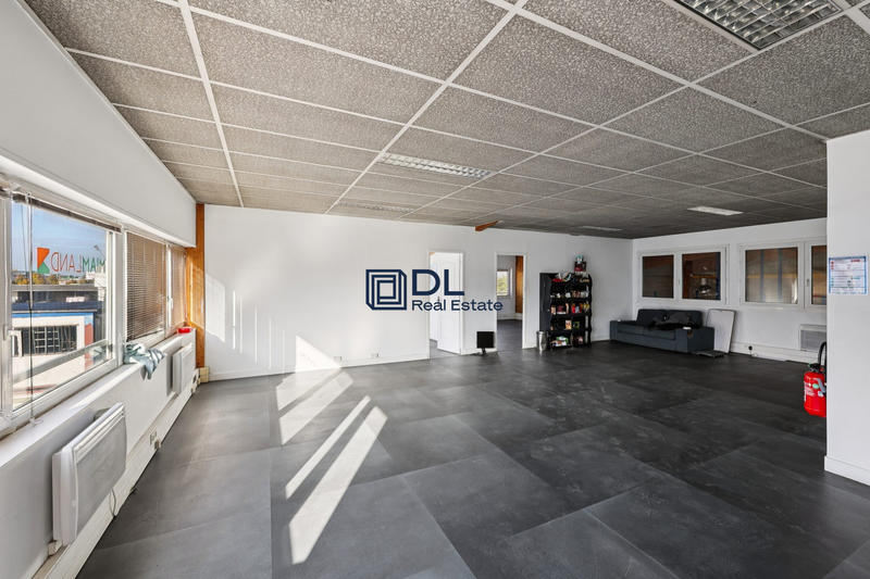 Entrepôt - 1 180 m²