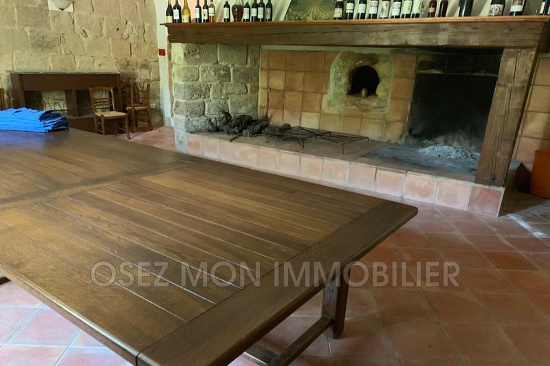 Maison - 3 500 m² - 20 pièces