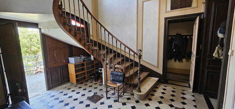 Propriété - 348 m² - 13 pièces