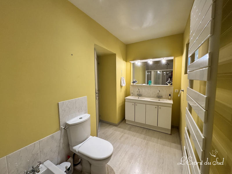 Maison - 325 m² - 16 pièces