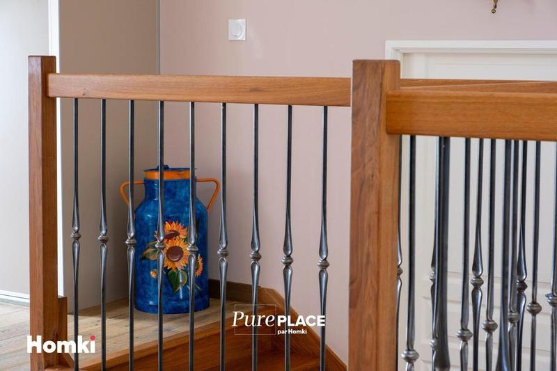 Maison - 334 m² - 8 pièces