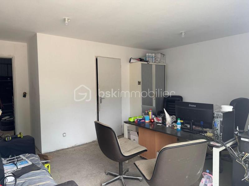 Local d'activité / Entrepôt - 900 m² - 3 pièces