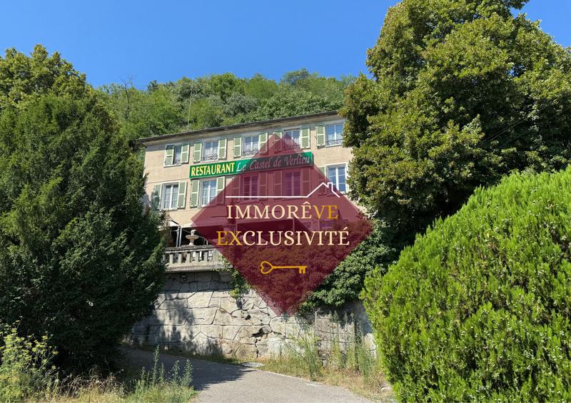 Propriété - 650 m² - 17 pièces