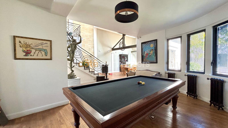 Maison - 305 m² - 7 pièces